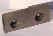 Нож 100х50х25 (2 отверстия)